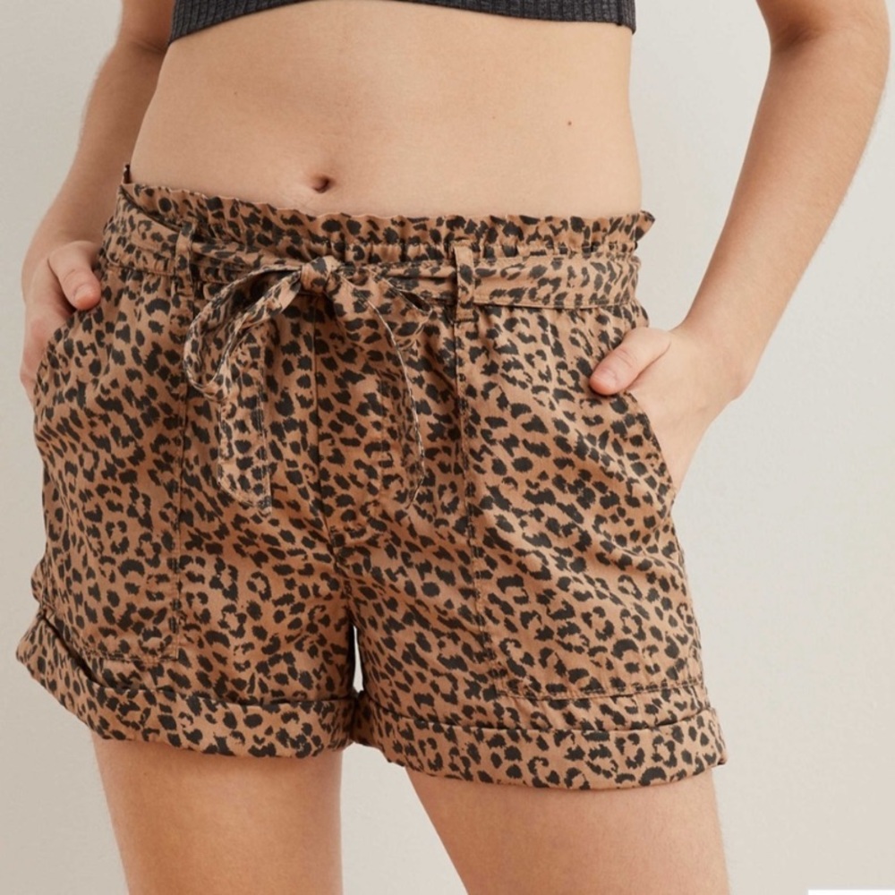 NWOT Aerie Leopard Paperbag High-Waisted Shorts